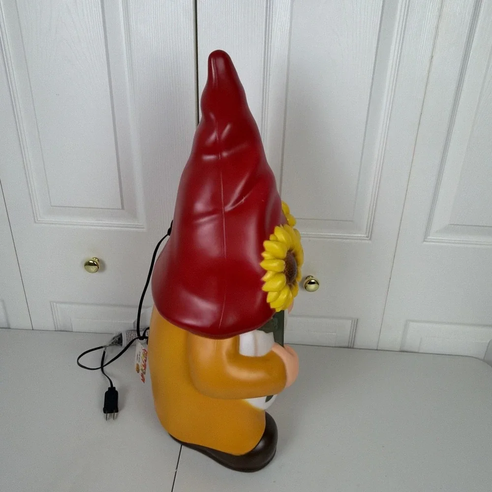 Blow Mold Gnome & Sunflowers Cracker Barrel 2025 Fall Autumn Harvest 24